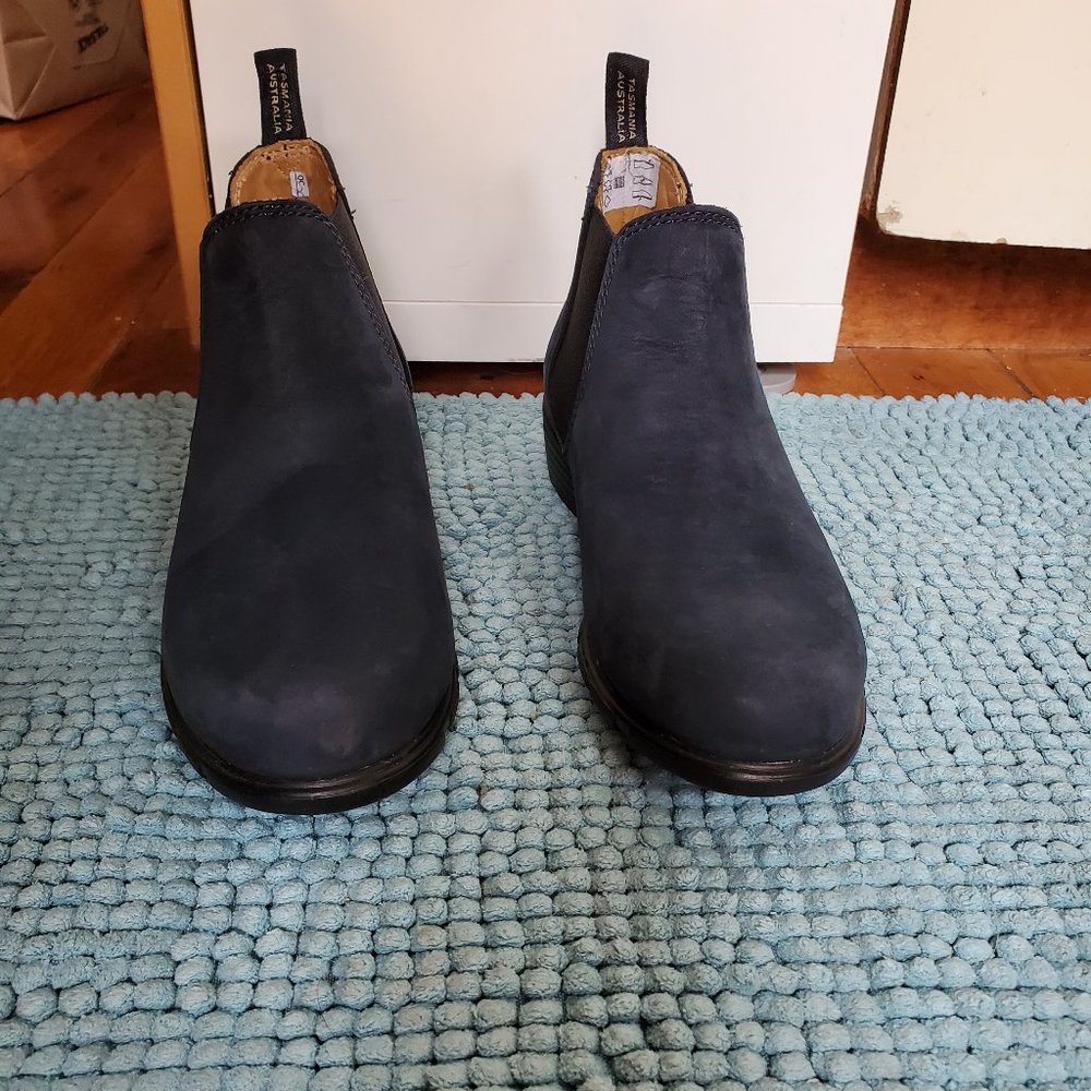 Blundstone women's series ankle boots navy size US 7